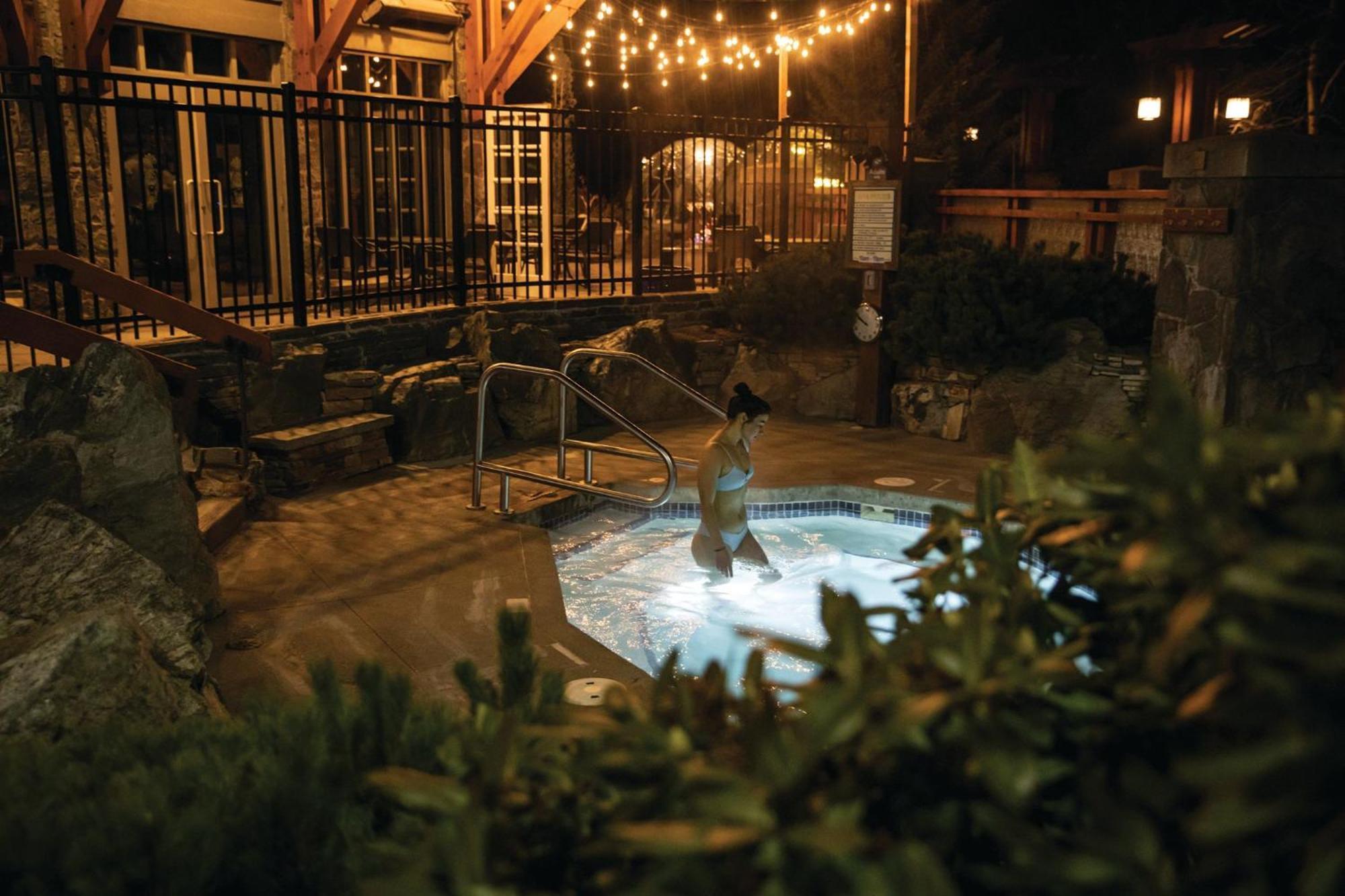 Pan Pacific Whistler Village Centre Экстерьер фото